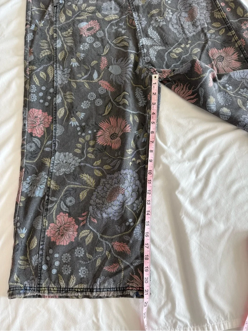Three Bird Nest High Hopes Slouchy Denim
Overalls Boho Denim Size Large - Picture 8 of 11
